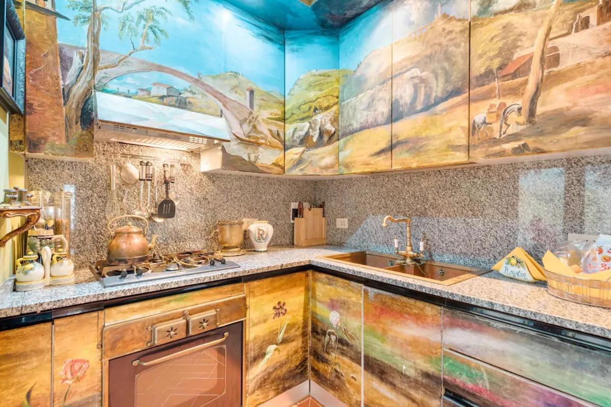 Renaissance In Historic Building With Duomo Views Apartment