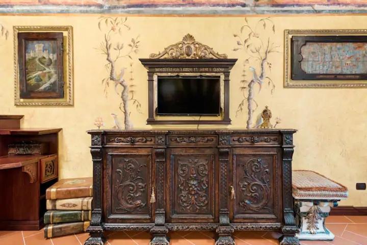 Renaissance In Historic Building With Duomo Views Florence