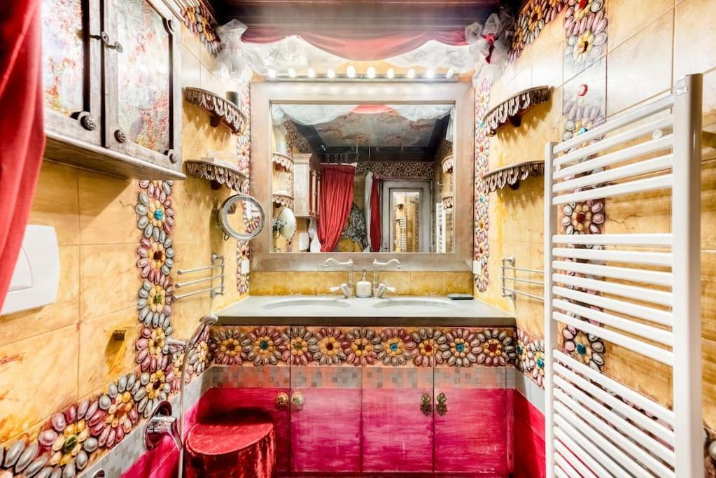 Renaissance In Historic Building With Duomo Views Apartment Florence