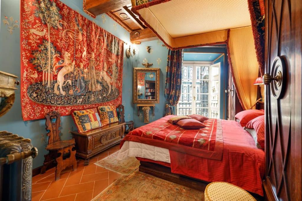 Renaissance In Historic Building With Duomo Views Apartment Florence