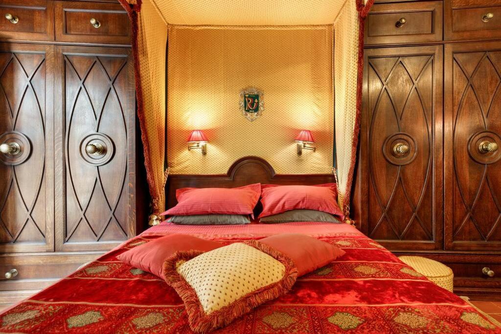 Renaissance In Historic Building With Duomo Views Apartment Florence